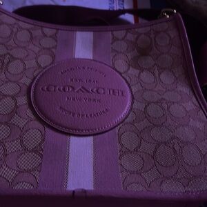 Never worn it’s authentic came from straight from the coach outlet..